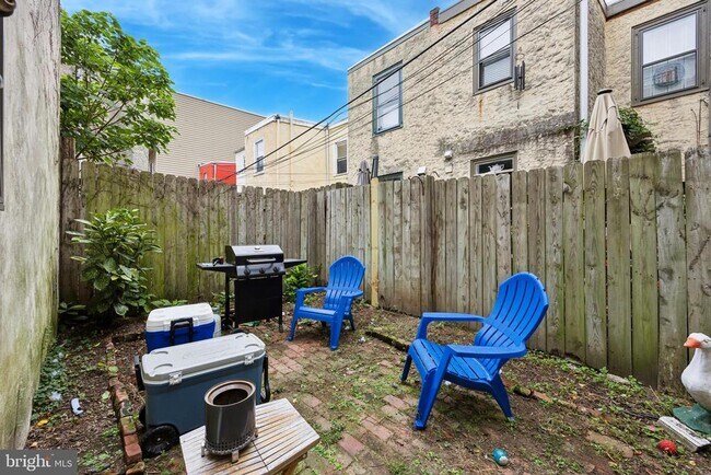 Photo - 1731 Bainbridge St