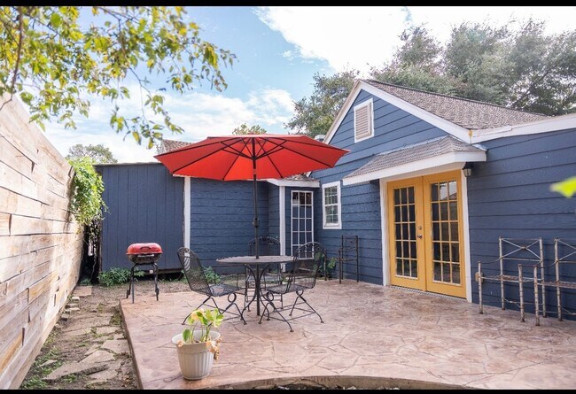 Building Photo - 2951 Iola St