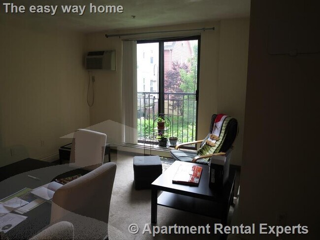 Photo - 373 Highland Ave Unidad #211