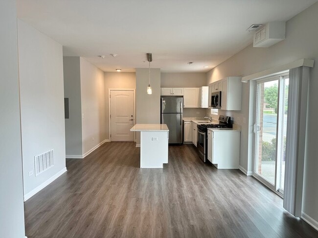 Photo - 855 E Main St Unit 1F