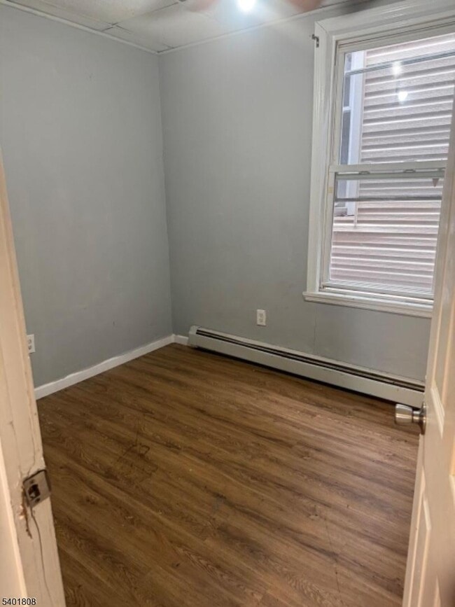 Photo - 85 Holsman St