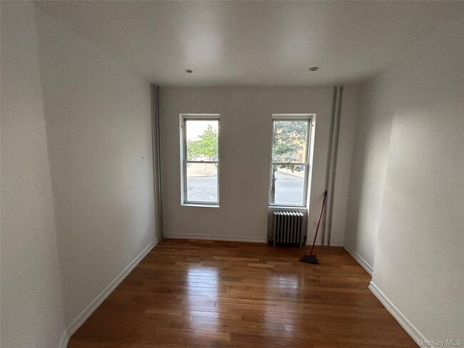 Photo - 151 Kingsland Ave