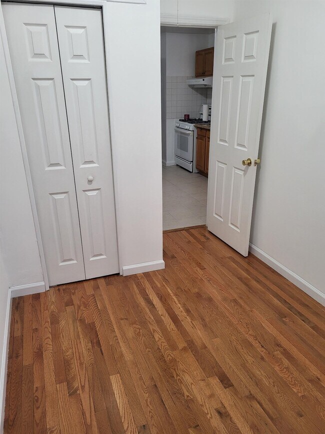 Photo - 89 W 21st St Unit 1