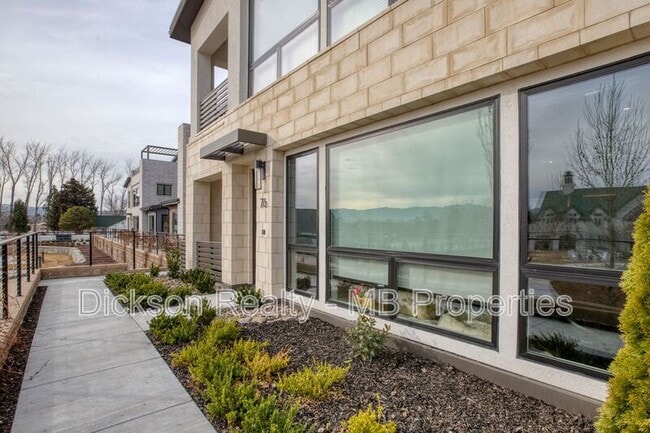 Photo - 76 Caballada St