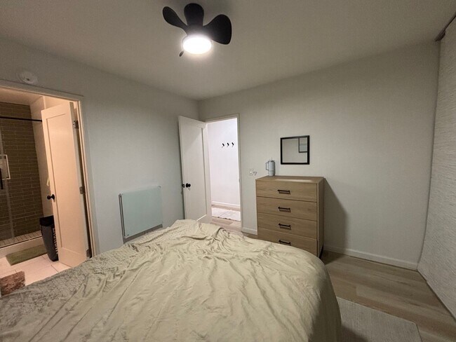 Photo - Furnished 1 Bed 1 Bath unit in University ... Unit 105