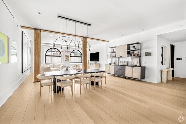 Building Photo - 443 Greenwich St Rental