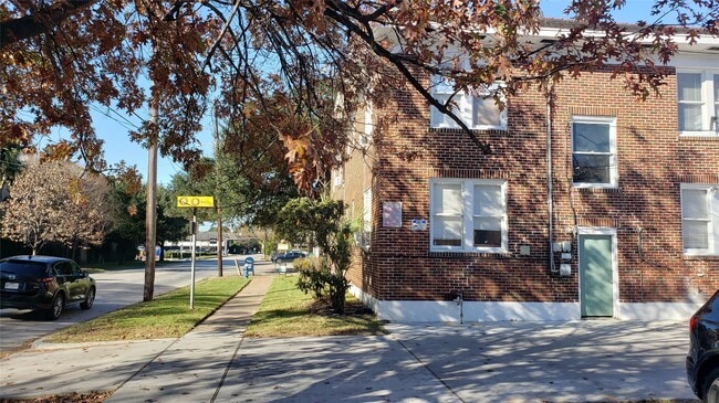 Building Photo - 3719 Audubon Pl Unit 1