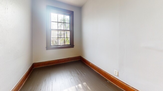 Photo - 258 S Portage Path