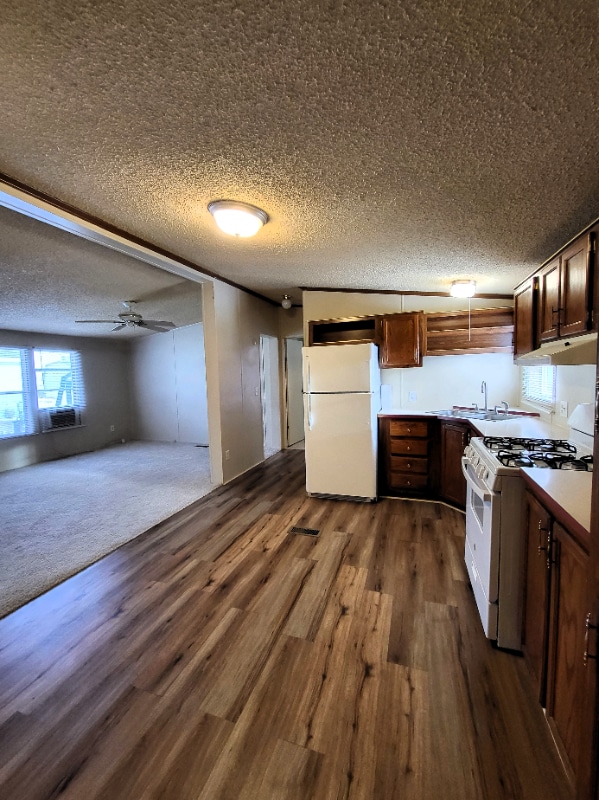 Photo - 2500 Mann Rd