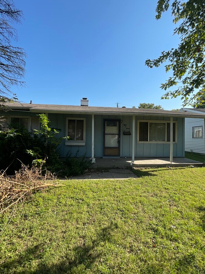 Photo - 807 St Thomas Ln