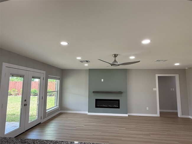 Photo - 8303 Fawndale Ln