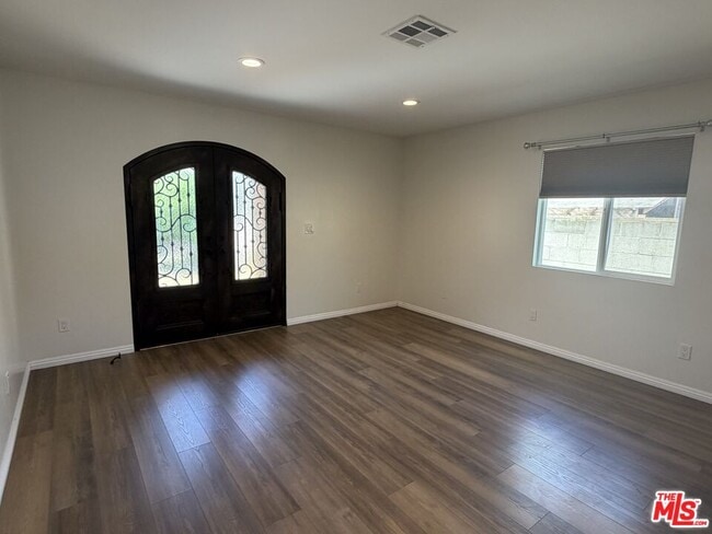3543 Sanborn Ave