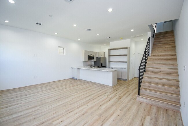 Photo - 15000 S Richmond Ave Unit 6