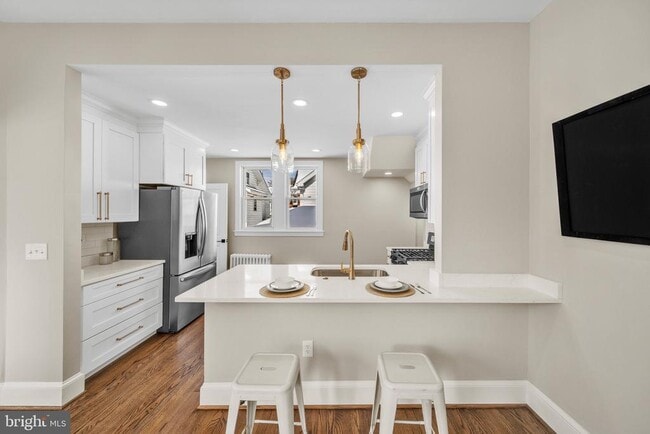 Photo - 6018 2nd St NW