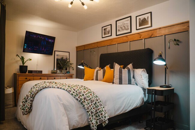 Photo - 1155 Ash St Unit 105