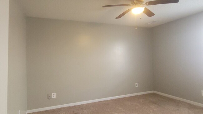 Photo - 1 month free!!! "Cozy 1-Bedroom Retreat – Your Cozy Haven in Huntsville!" Unit A