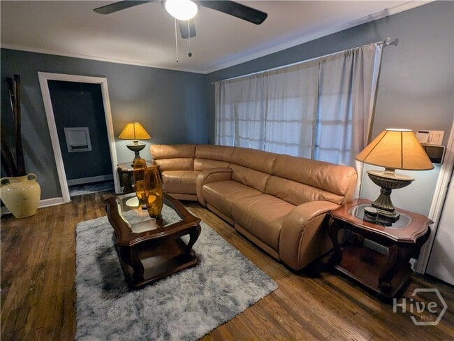 Photo - 614 E 37th St