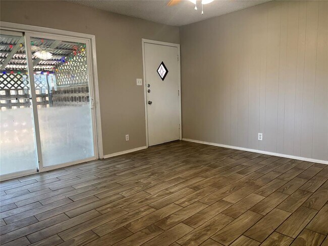 Photo - 8102 Exmoor Dr