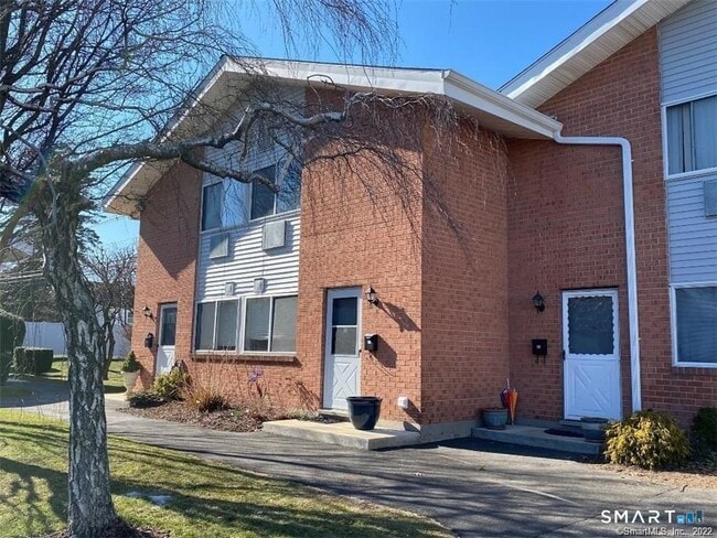 Building Photo - 208 Flax Hill Rd Unit APT 12