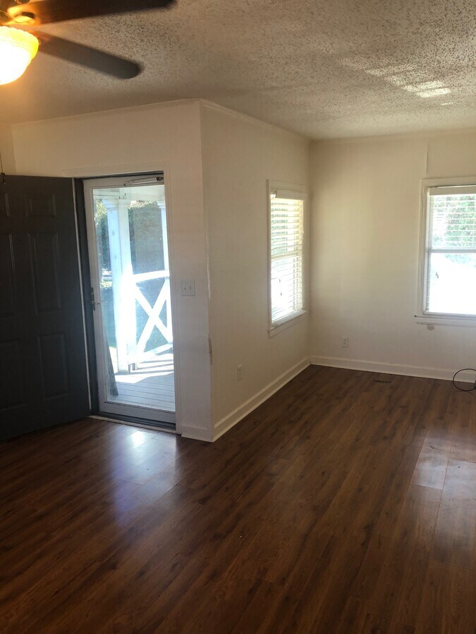 Photo - 411 S E St