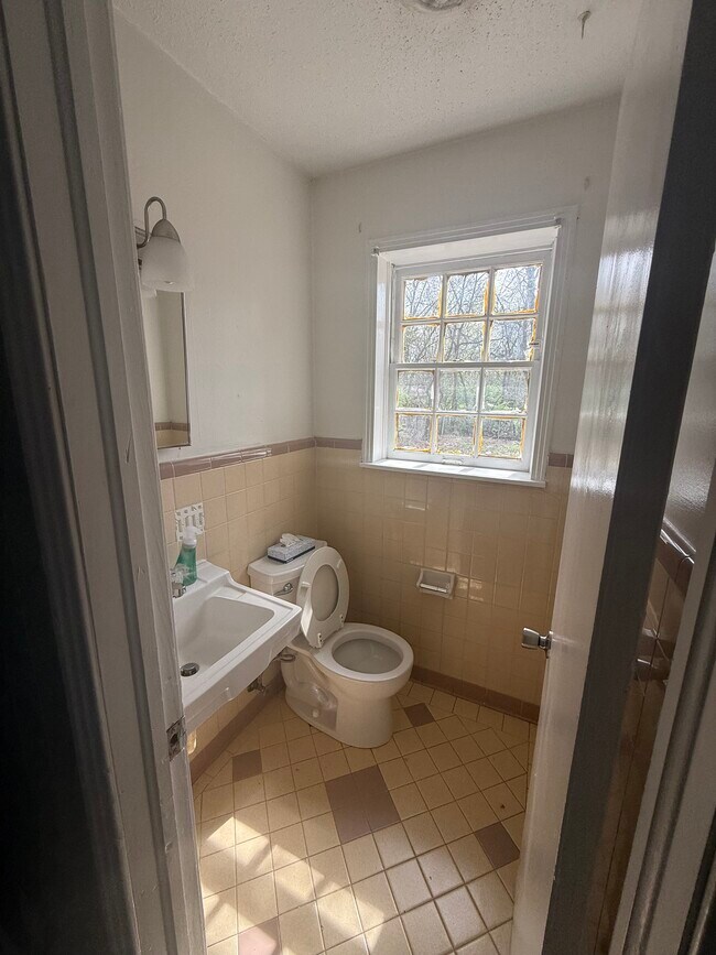 Photo - Clayton Dr Duplexes Unit 2727 Clayton-B