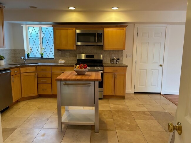 Photo - 22 Broadlawn Park Unit #22