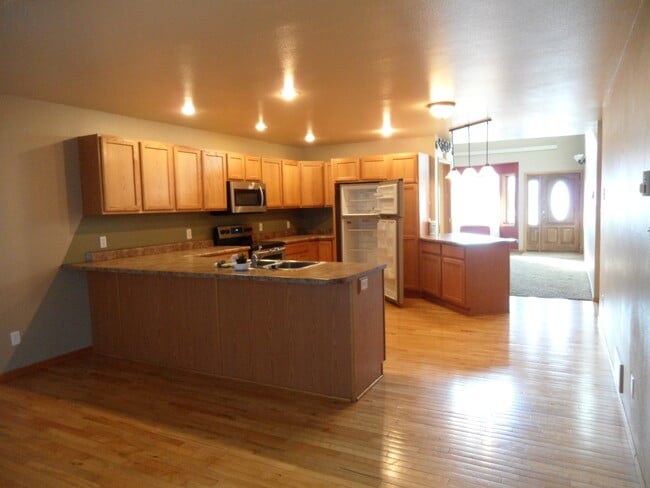 Photo - 1409 Thaxton Ct