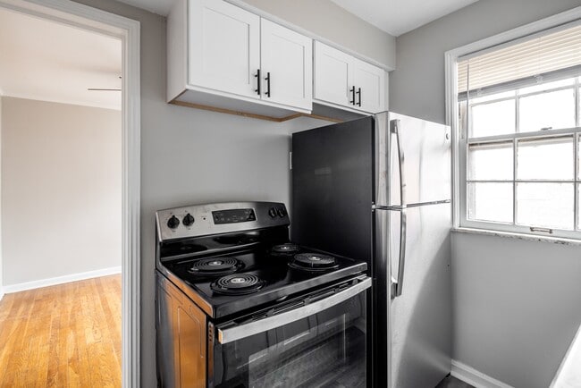 Shaker Lake Apartments