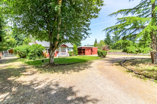 Photo - 14523 Pioneer Wy E House