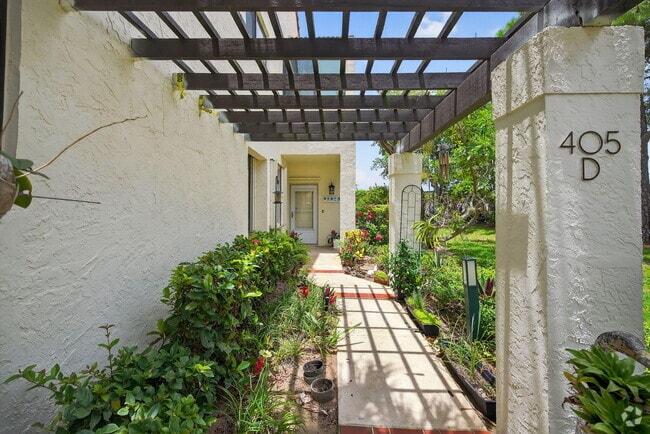 Building Photo - 405 Sea Oats Dr Unit D Rental
