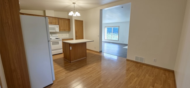 Photo - 5332 Nistler Rd