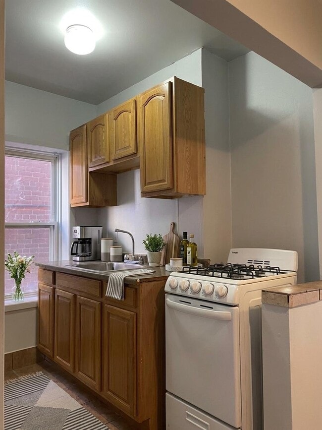 22 Cadillac St Unit 8