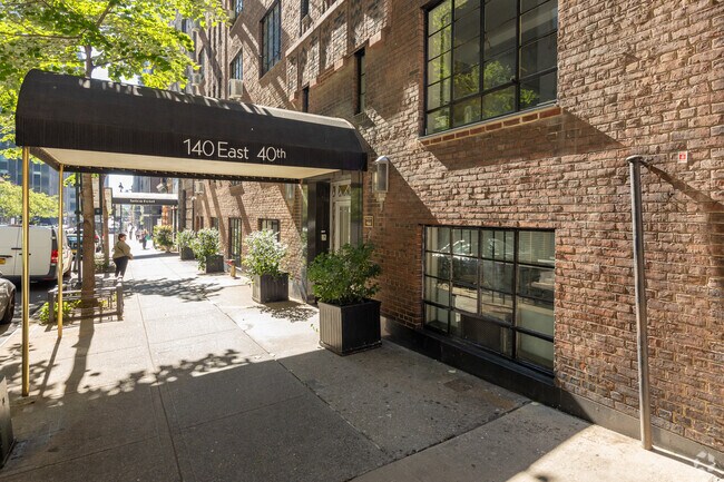 Photo - 140 E 40th St