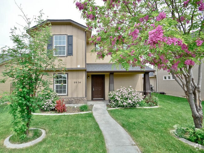 Building Photo - 4 bedrooms 2.5 bathroom in SW Boise Rental