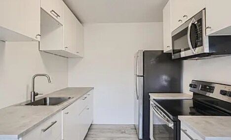 3825 Van Dyke Ave Unit 6