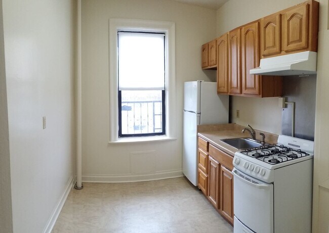 Photo - Royal Court Unit 5 Pangborn Place, Apt. #1F