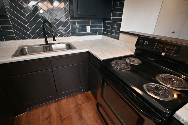 Building Photo - 2 Bedroom Apartment -Las Vegas -NO PETS -1... Unit 4