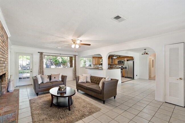 Photo - 9214 Bronco Dr