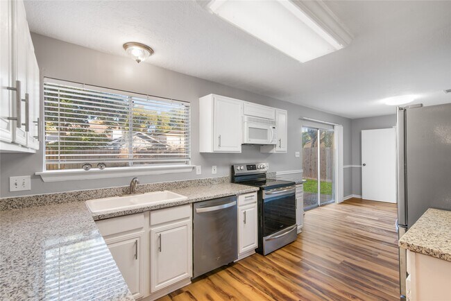 Photo - 2335 Trail Wood Ln