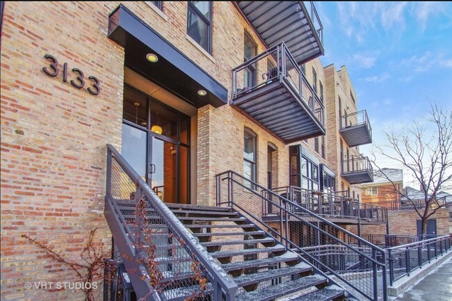 Building Photo - 3133 N Lakewood Ave Unit 2G
