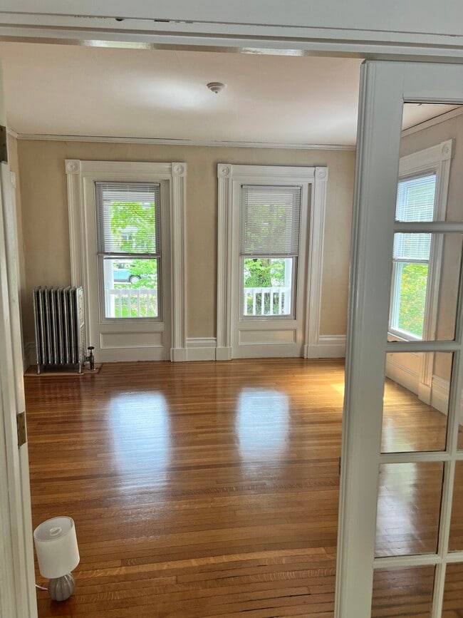 Large Bedroom, living rooom - 103 Pleasant St Unit 1