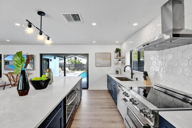 Photo - Northeast 18th Terrace, Fort Lauderdale, FL 33308 - 3 BR 3 BA single-family home