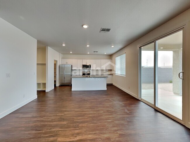 Photo - 17130 Puget Ave