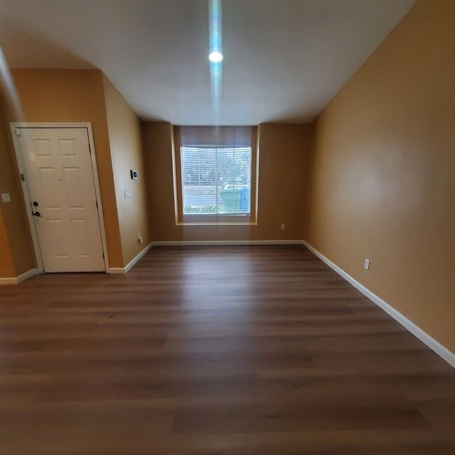 Photo - Single Story 3/2 with Great Open Floorplan in Brentwood