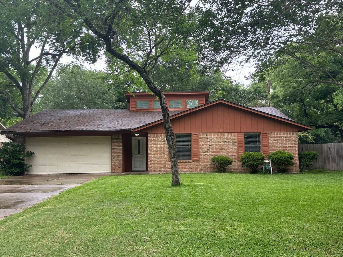 College Station - 3 Bedroom - 2 Bath - 2 v... - College Station - 3 Bedroom - 2 Bath - 2 v... House