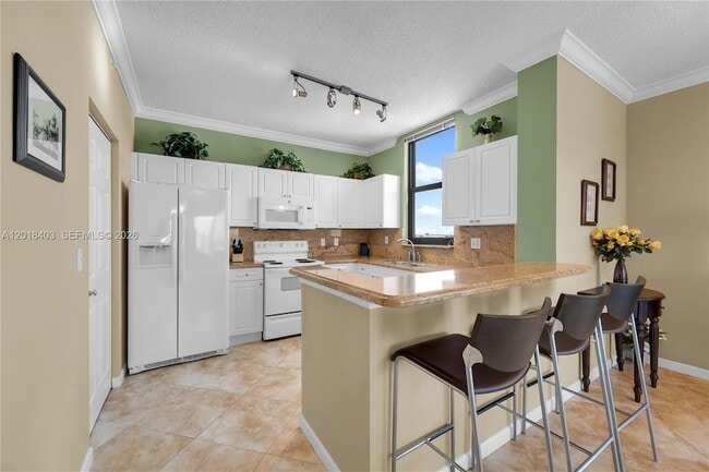 Photo - 651 Okeechobee Blvd Unidad 1002