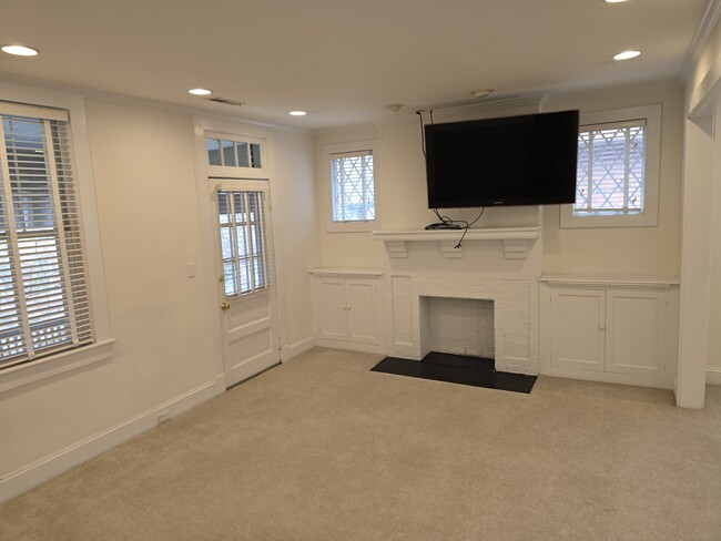 Photo - 621 W Princess Anne Rd