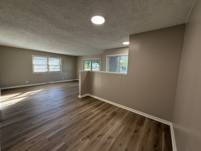 Photo - 8514 W 9th St N