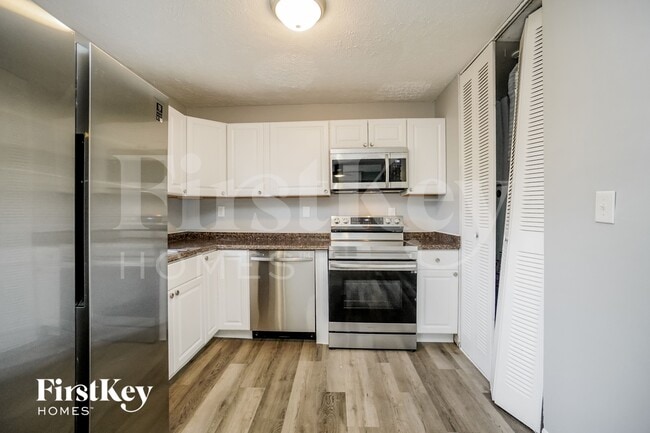 Photo - 614 Palace Ln