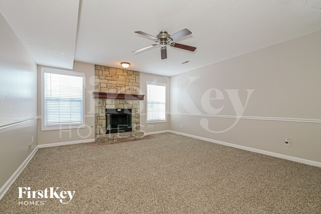 Photo - 409 Sandra Ln